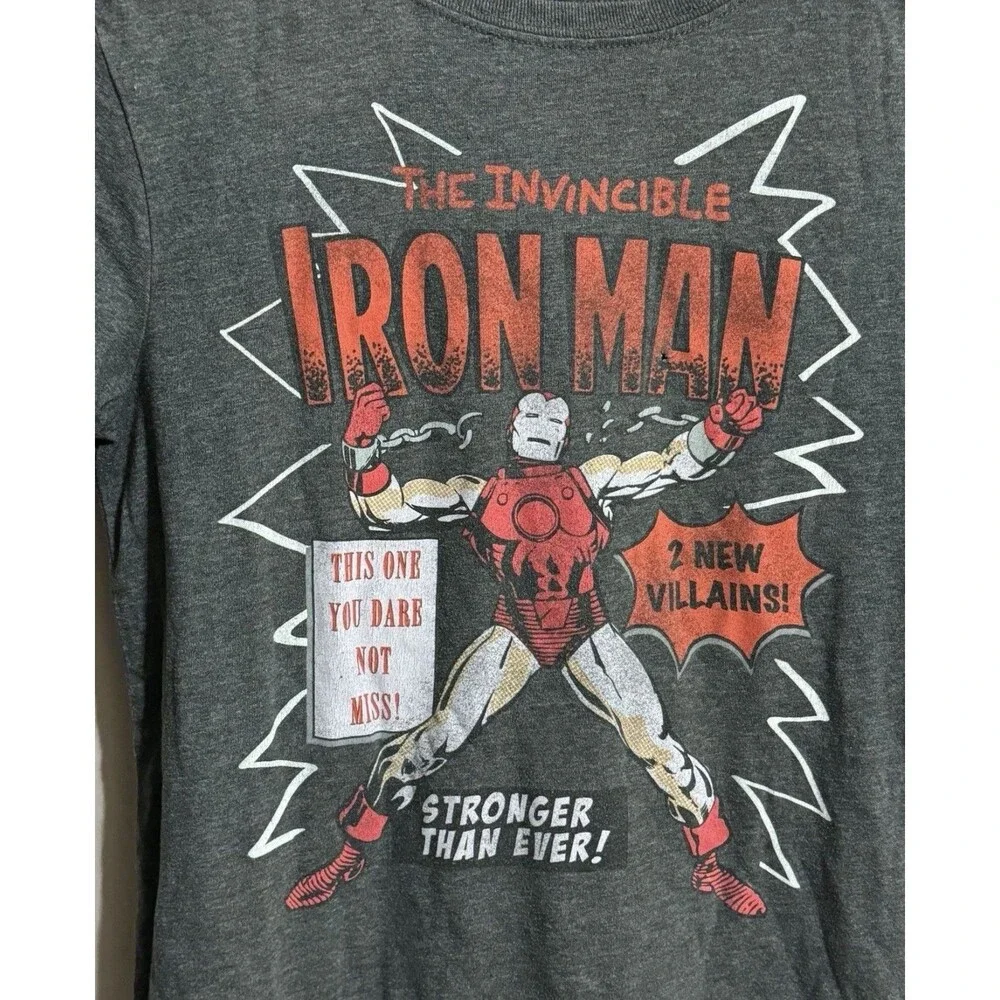 Boys The Invincible Iron Man T-shirt Size Medium Marvel Short Sleeve